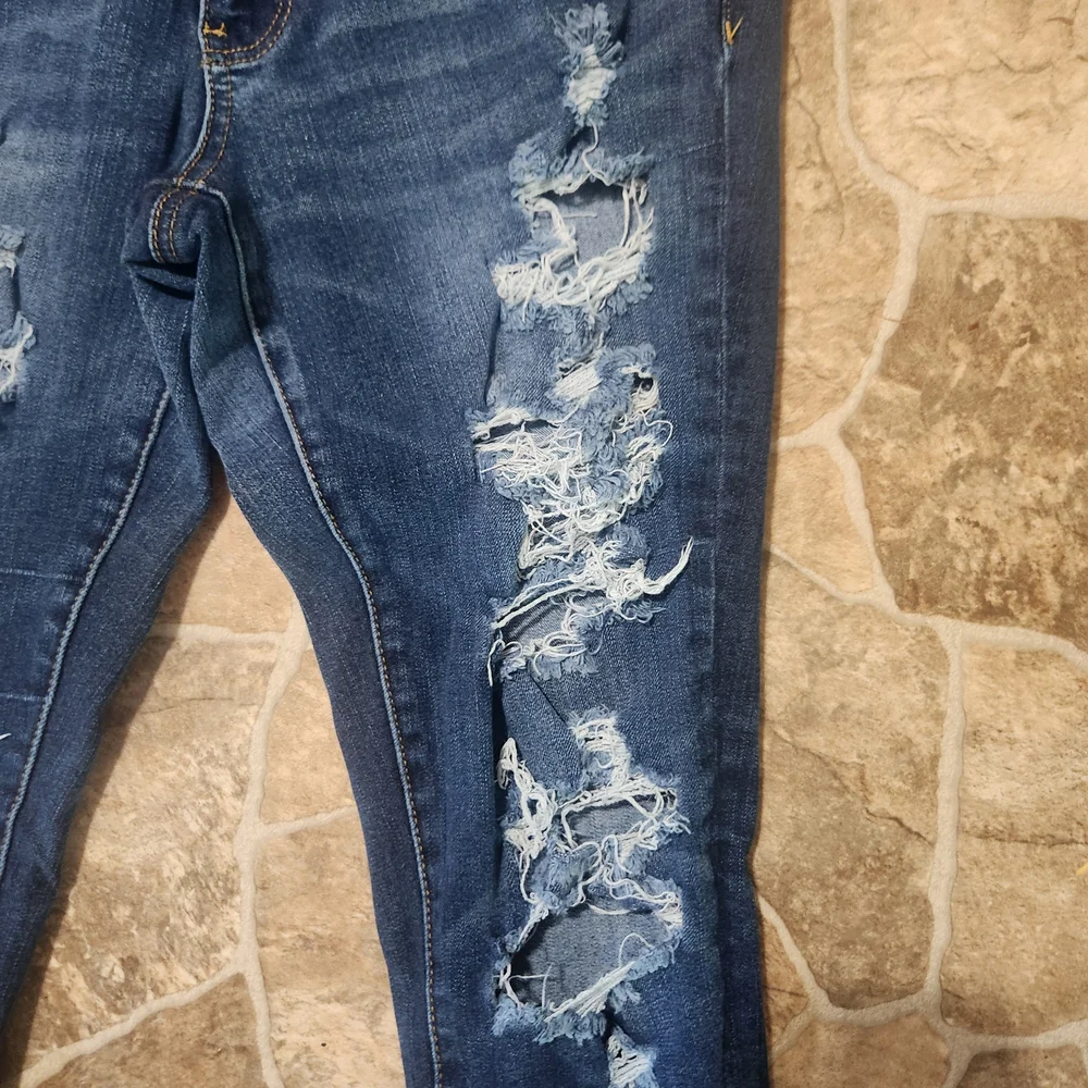 American Eagle Outfitters Dark Blue Distressed Skinny Jeans - Picture 3 of 9